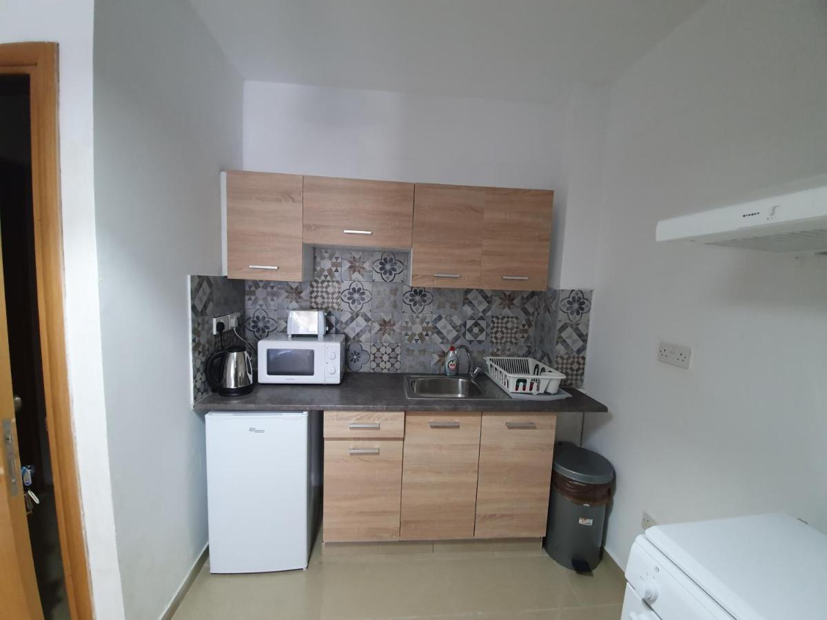 Valentinos Apartments Paphos Eksteriør bilde