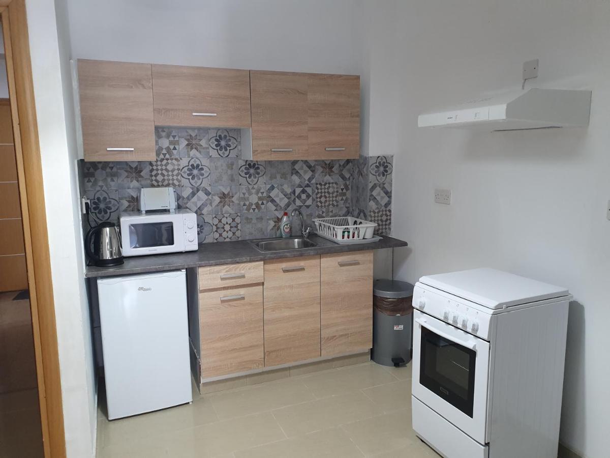 Valentinos Apartments Paphos Eksteriør bilde