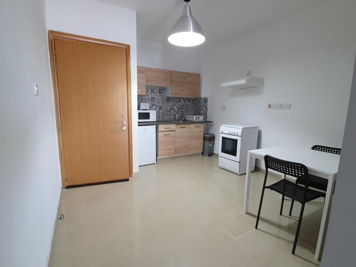 Valentinos Apartments Paphos Eksteriør bilde