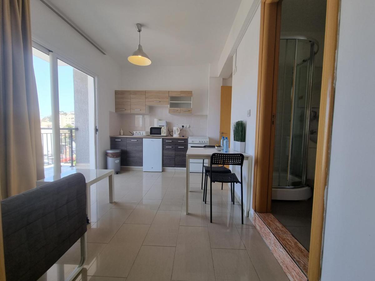 Valentinos Apartments Paphos Eksteriør bilde