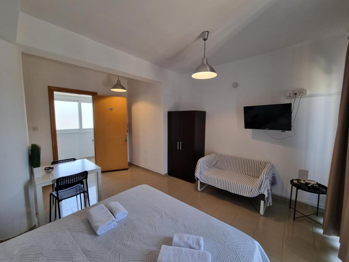 Valentinos Apartments Paphos Eksteriør bilde