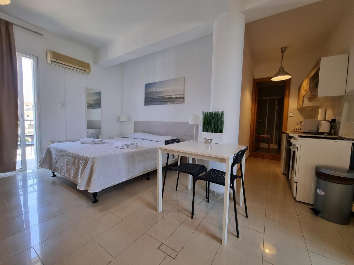 Valentinos Apartments Paphos Eksteriør bilde