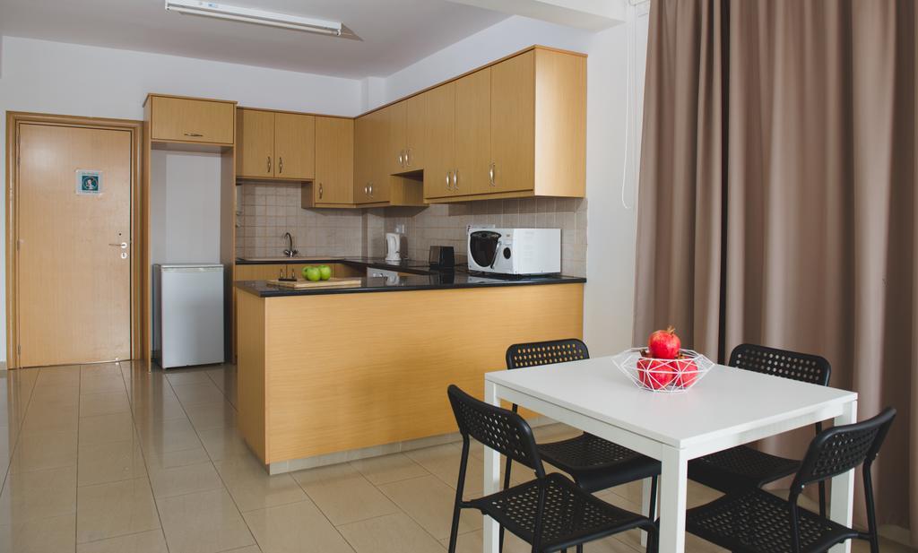 Valentinos Apartments Paphos Eksteriør bilde