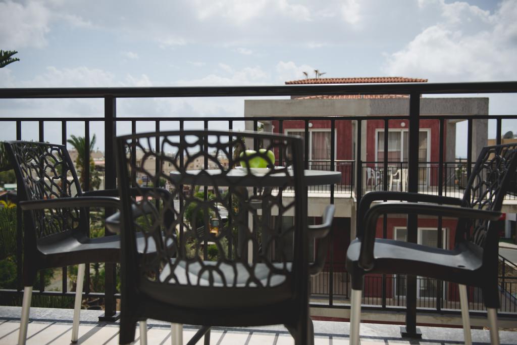 Valentinos Apartments Paphos Eksteriør bilde