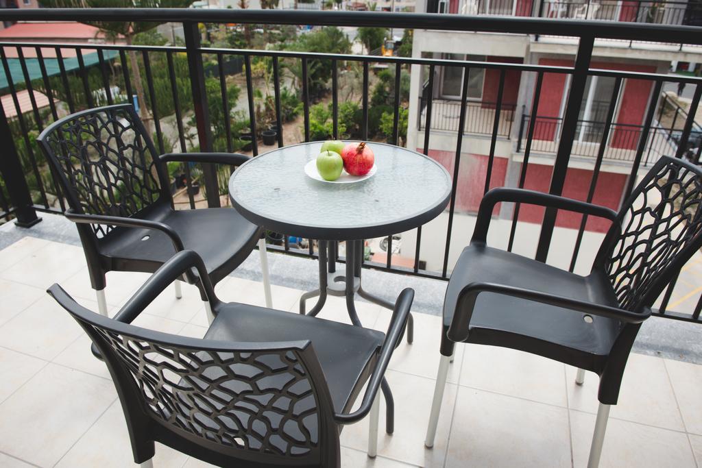 Valentinos Apartments Paphos Eksteriør bilde