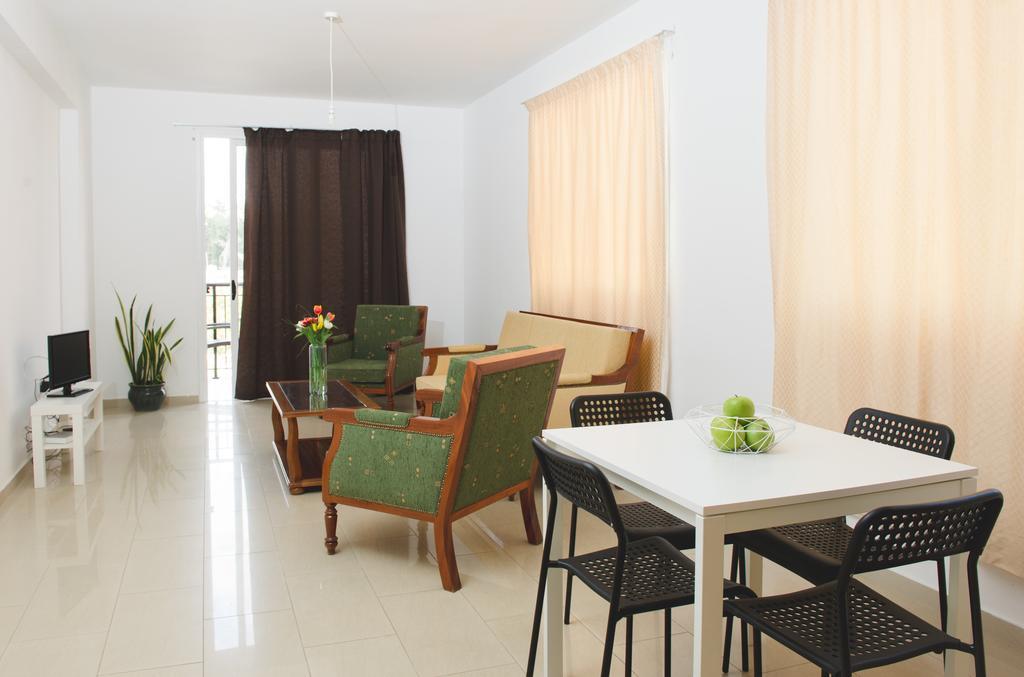 Valentinos Apartments Paphos Eksteriør bilde