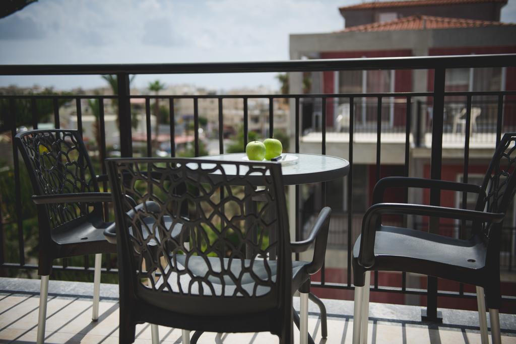 Valentinos Apartments Paphos Eksteriør bilde