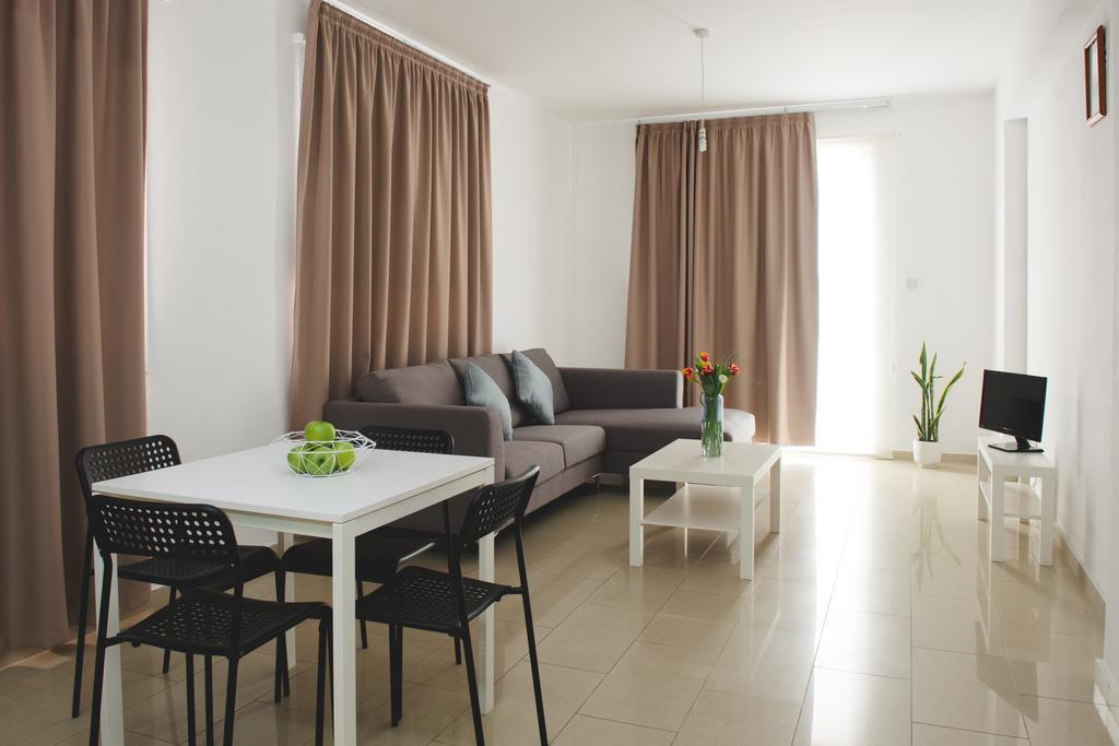 Valentinos Apartments Paphos Eksteriør bilde