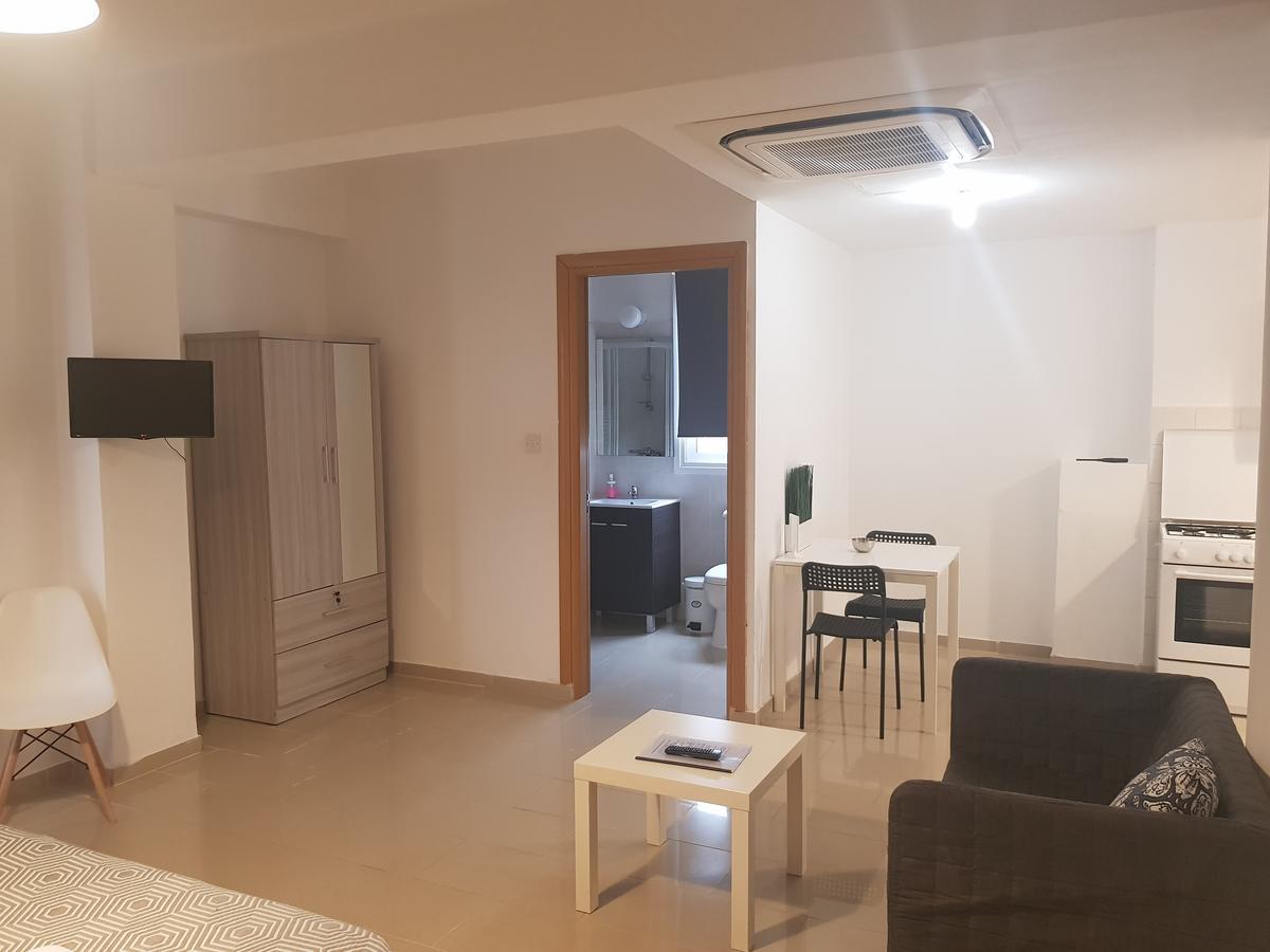 Valentinos Apartments Paphos Eksteriør bilde