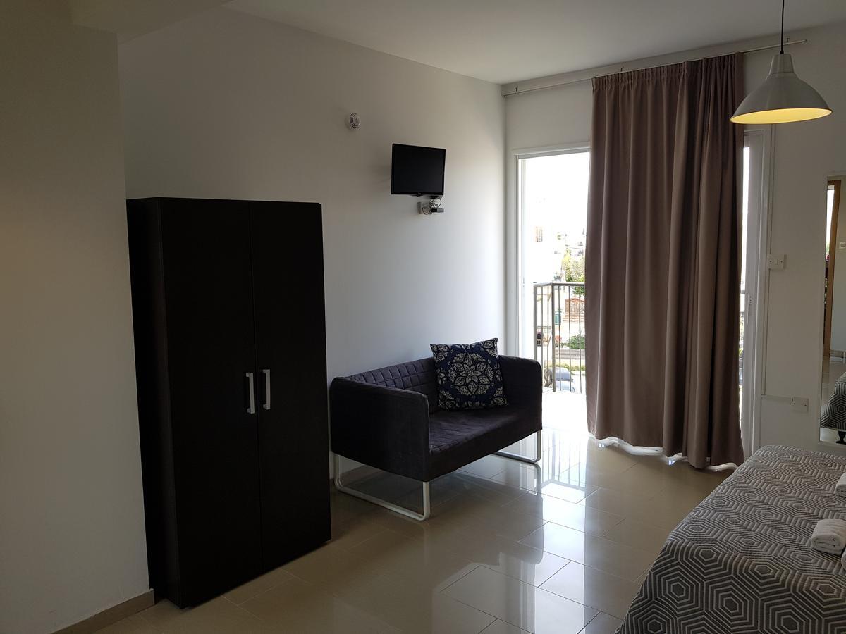 Valentinos Apartments Paphos Eksteriør bilde
