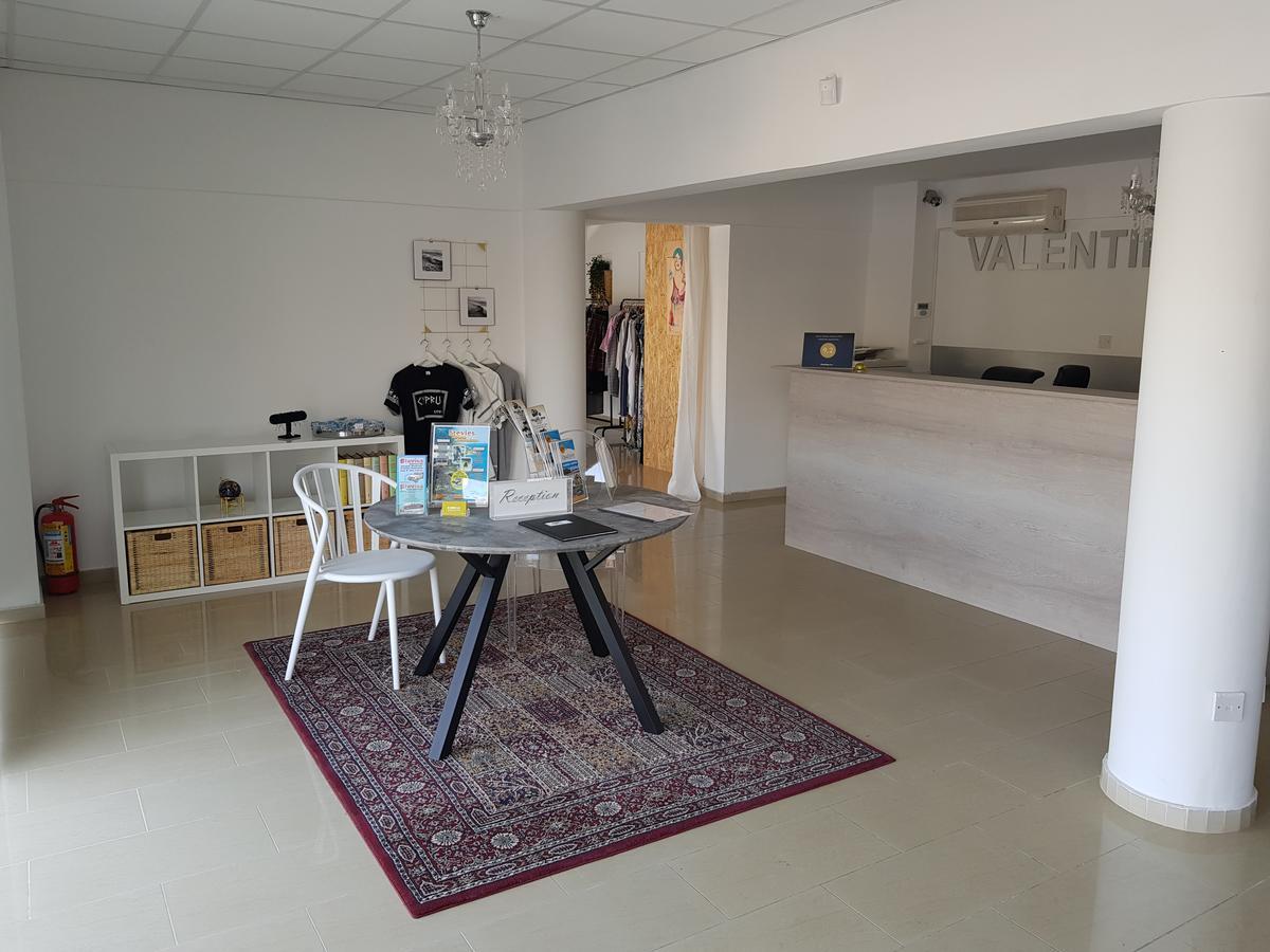 Valentinos Apartments Paphos Eksteriør bilde