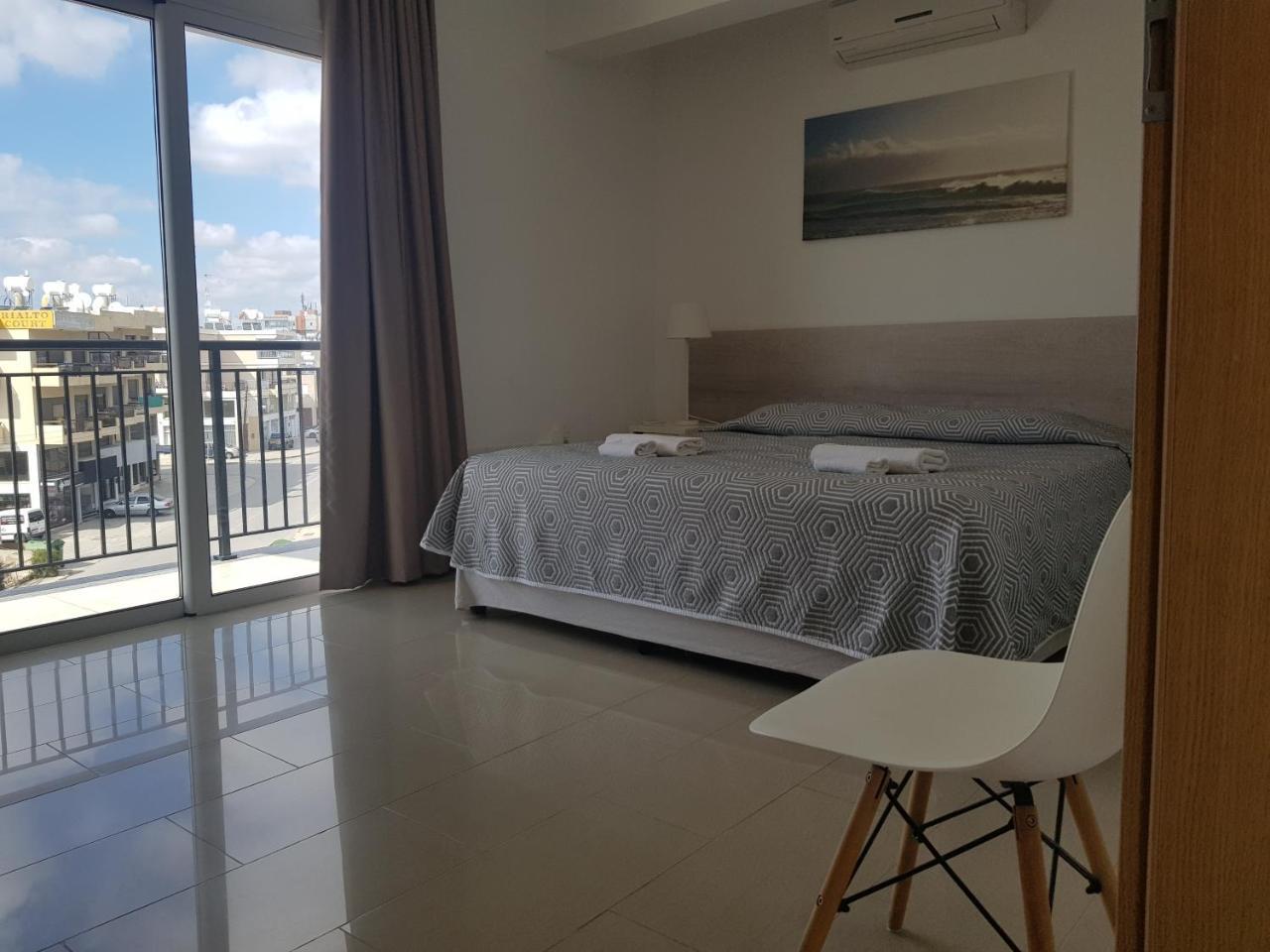 Valentinos Apartments Paphos Eksteriør bilde
