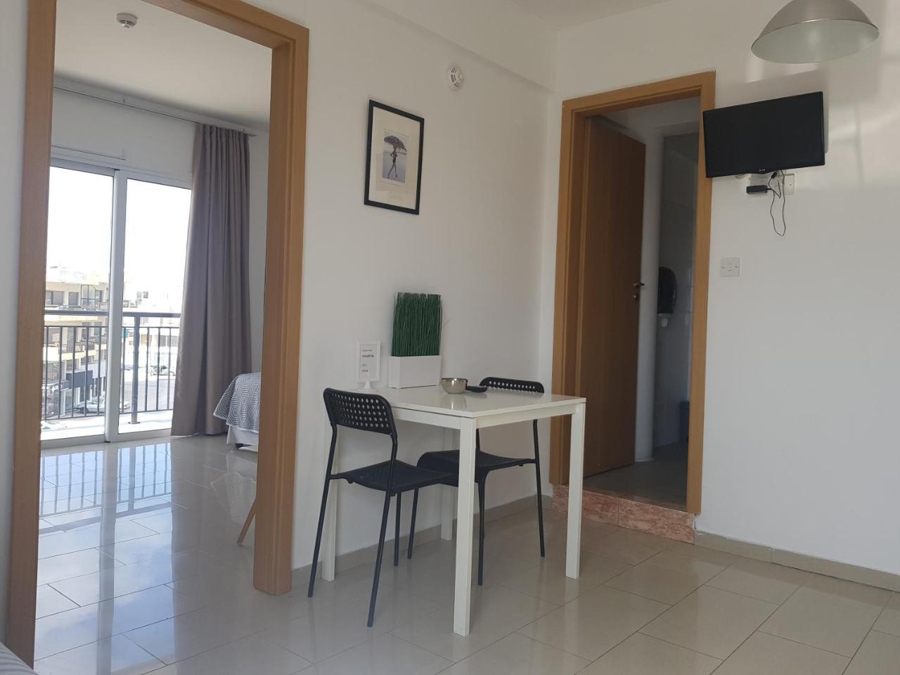 Valentinos Apartments Paphos Eksteriør bilde