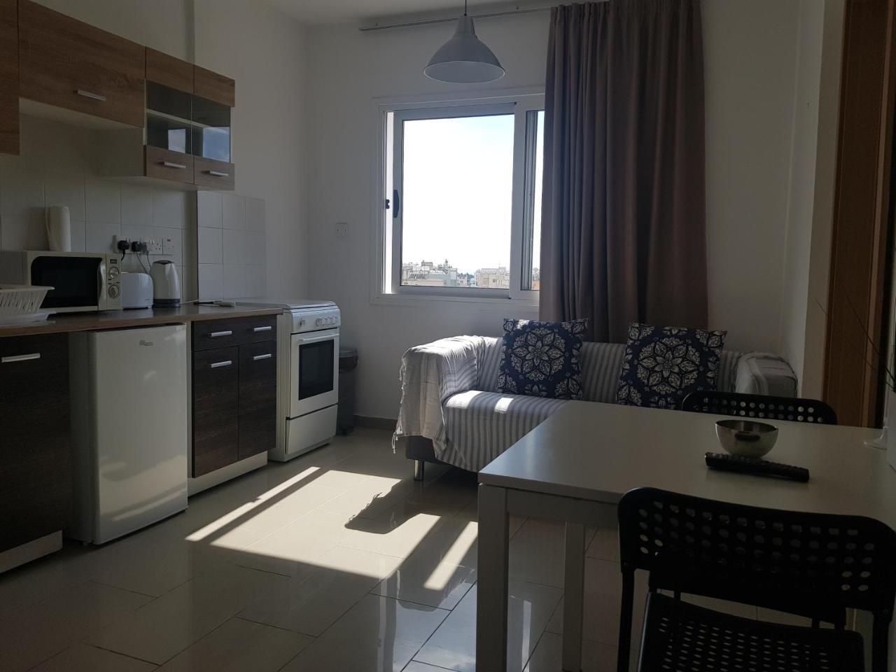 Valentinos Apartments Paphos Eksteriør bilde