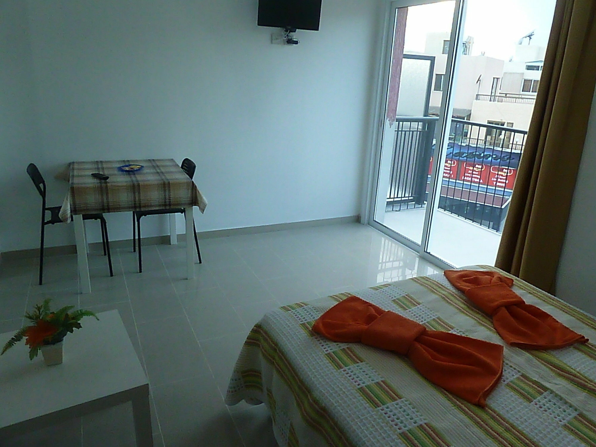 Valentinos Apartments Paphos Eksteriør bilde