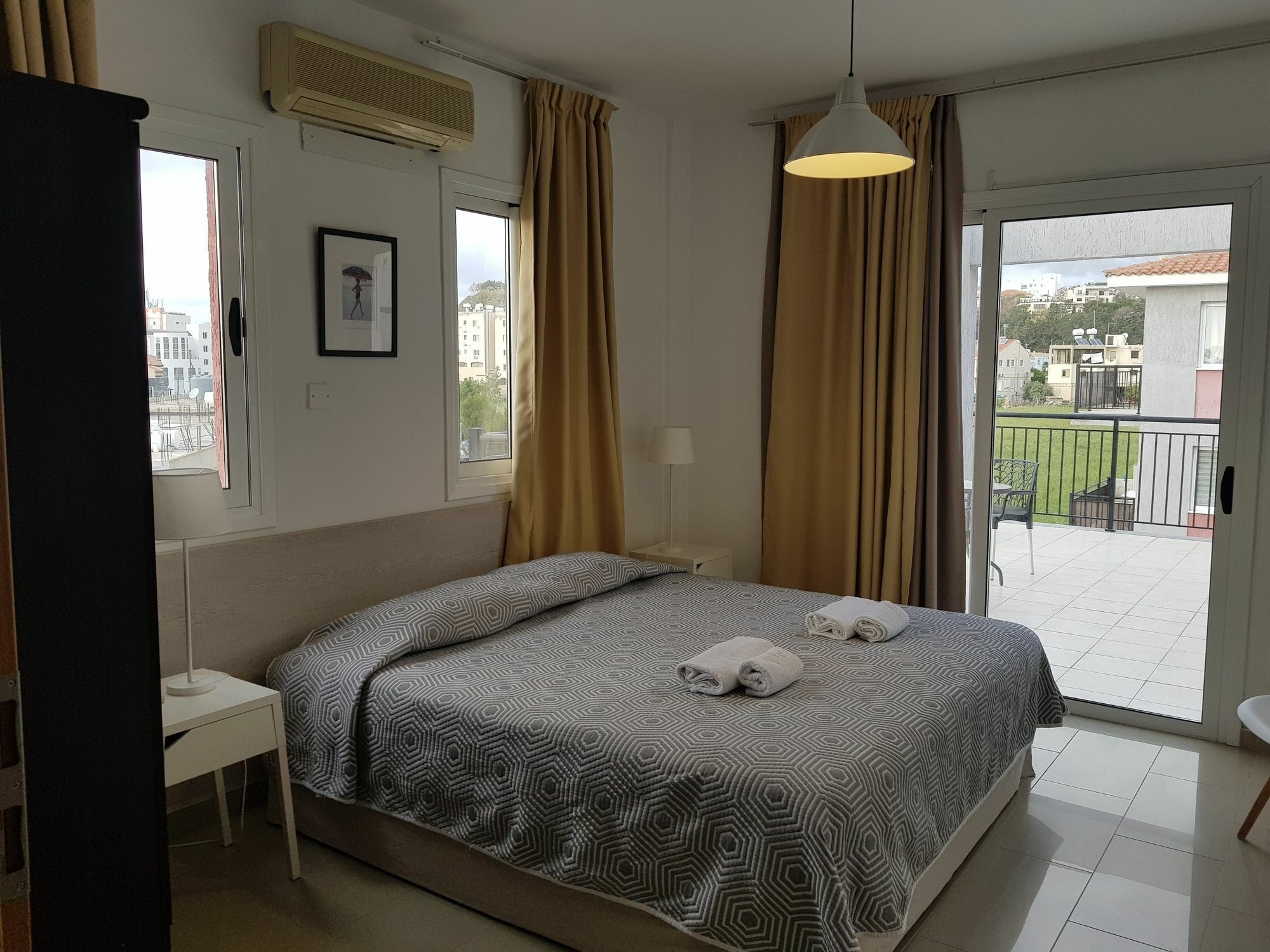 Valentinos Apartments Paphos Eksteriør bilde